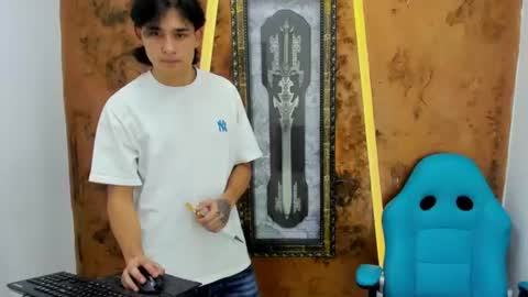 monky_0002 online show from July 14, 3:33 am