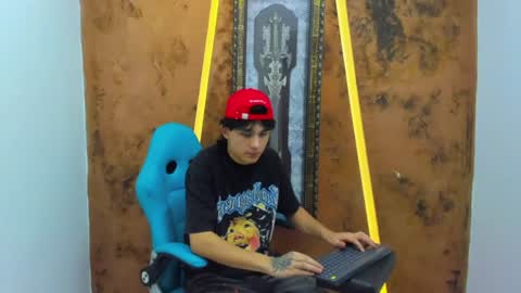 monky_0002 online show from June 27, 8:58 pm