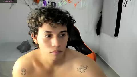 Snapshot of montes_juan chatting on October 24, 2:13 am montes_juan online show from October 24, 2:13 am