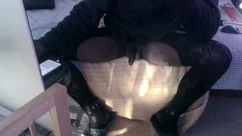 montydxxx2 online show from February 25, 7:42 am