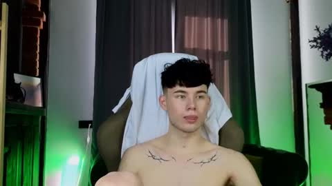 moon_gloww online show from February 19, 6:32 am