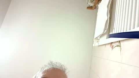 moos1 online show from September 15, 4:25 am