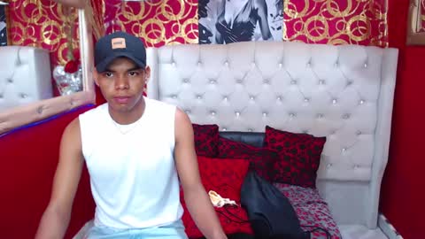 Snapshot of morenoblack23cm chatting on October 14, 11:45 pm duohot23 online show from October 14, 11:45 pm