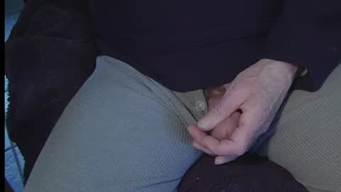 Snapshot of moreorless5 chatting on December 5, 6:24 pm moreorless5 online show from December 5, 6:24 pm