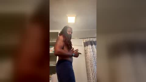mossymoss3 online show from July 31, 10:26 am