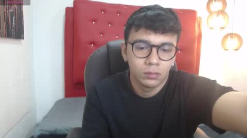 Snapshot of mou_fly chatting on October 24, 12:07 pm Mou Fly online show from October 24, 12:07 pm