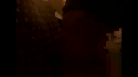 Snapshot of mowgli1977 chatting on December 24, 3:26 pm mowgli1977 online show from December 24, 3:26 pm