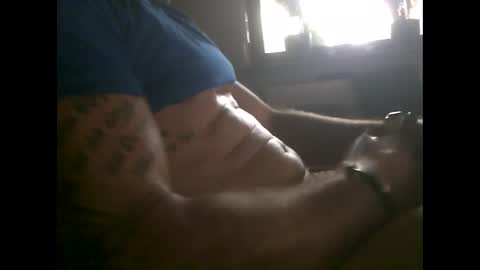 Snapshot of mowgli1977 chatting on December 2, 10:06 am mowgli1977 online show from December 2, 10:06 am