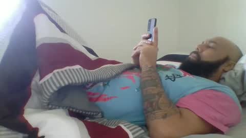 Snapshot of mr8plus chatting on January 25, 4:35 pm Mr8 online show from January 25, 4:35 pm