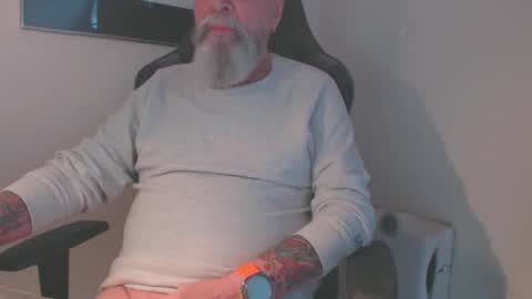 mr_boombastic2021 online show from September 12, 9:53 am