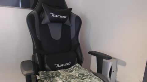 mr_boombastic2021 online show from November 15, 10:50 am