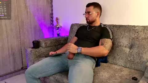 Snapshot of mr_david_cox chatting on February 27, 12:02 pm David online show from February 27, 12:02 pm