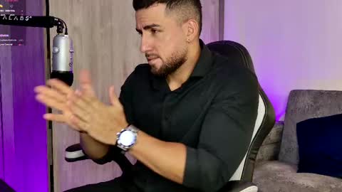 Snapshot of mr_david_cox chatting on February 16, 12:43 am David online show from February 16, 12:43 am