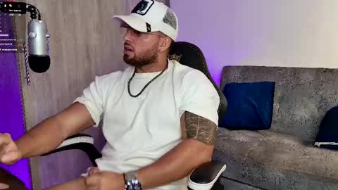 Snapshot of mr_david_cox chatting on March 5, 12:49 am David online show from March 5, 12:49 am