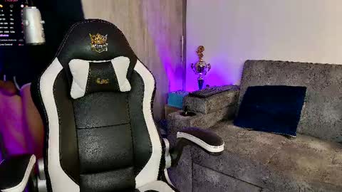 Snapshot of mr_david_cox chatting on March 6, 1:03 pm David online show from March 6, 1:03 pm