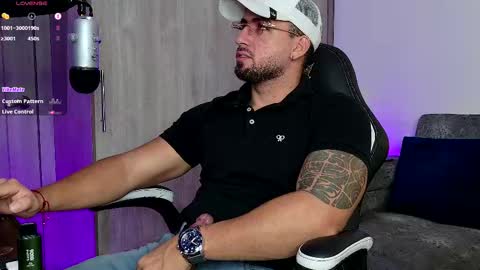 Snapshot of mr_david_cox chatting on March 12, 12:53 am David online show from March 12, 12:53 am