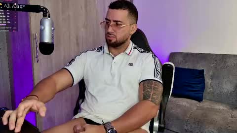 Snapshot of mr_david_cox chatting on February 26, 2:14 pm David online show from February 26, 2:14 pm