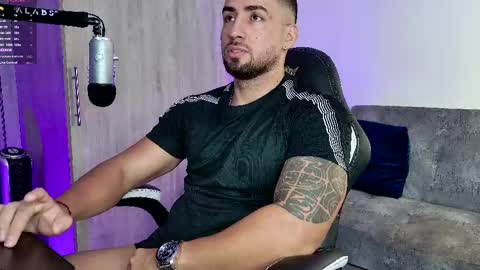 Snapshot of mr_david_cox chatting on February 23, 1:49 pm David online show from February 23, 1:49 pm