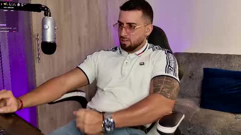 Snapshot of mr_david_cox chatting on February 27, 12:30 am David online show from February 27, 12:30 am