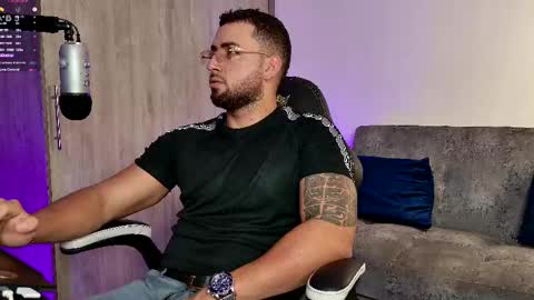 Snapshot of mr_david_cox chatting on March 3, 12:43 pm David online show from March 3, 12:43 pm