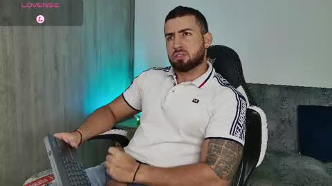 Snapshot of mr_david_cox chatting on February 9, 2:07 pm David online show from February 9, 2:07 pm