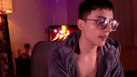 Snapshot of mr_evan1 chatting on December 29, 5:22 pm Mr Evans online show from December 29, 5:22 pm