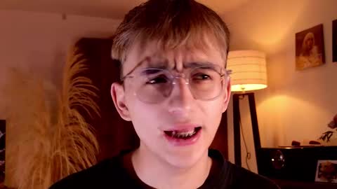 Snapshot of mr_evan1 chatting on October 10, 4:01 pm Mr Evans online show from October 10, 4:01 pm