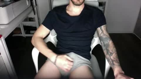 mr_gi89 online show from April 16, 8:42 pm