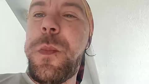 mr_i_ online show from September 22, 11:10 am