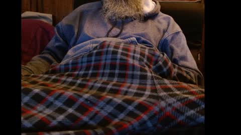 Snapshot of mr_longfellow chatting on December 15, 4:48 pm mr_longfellow online show from December 15, 4:48 pm