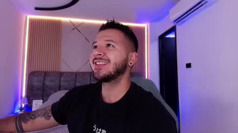 MIKEE online show from April 17, 3:09 am