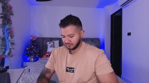 MIKEE online show from December 23, 3:04 am