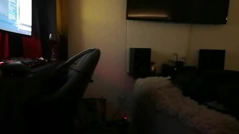 Dannys online show from December 4, 1:25 am