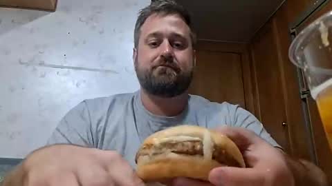 Snapshot of mrfreeze6767 chatting on October 13, 3:23 am mrfreeze6767 online show from October 13, 3:23 am