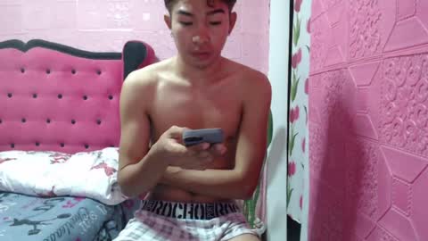 mrheartthief online show from July 13, 8:22 pm