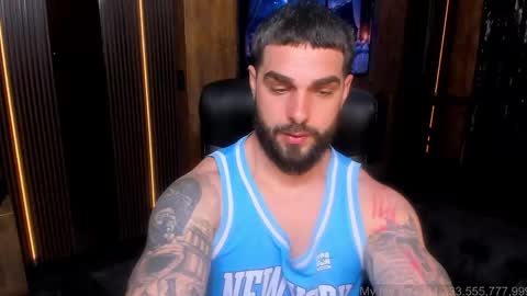 mrkarlhot99 online show from April 18, 8:38 am