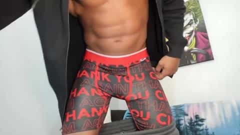 Snapshot of mromg007 chatting on March 6, 1:27 am mromg007 online show from March 6, 1:27 am