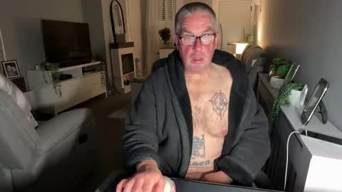 mtb1697 online show from October 13, 11:00 pm