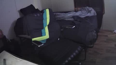 Muffdiver online show from April 8, 11:09 am