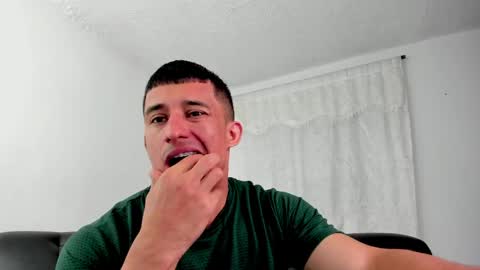 Muscle Man online show from May 28, 2:37 pm