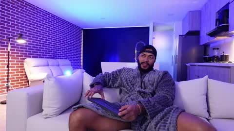 Snapshot of muscle_man19 chatting on October 25, 11:34 am Nick online show from October 25, 11:34 am