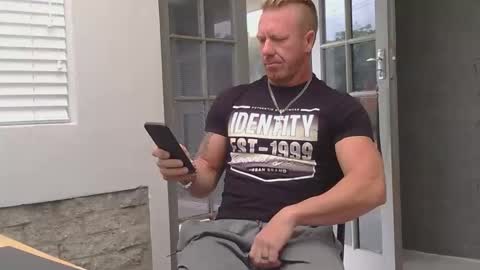 muscledaddy69s online show from May 19, 5:24 am