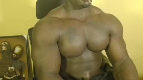 Snapshot of musclegodsammy23 chatting on March 10, 3:52 pm musclegod23 online show from March 10, 3:52 pm