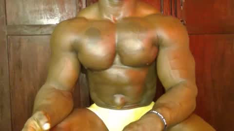 Snapshot of musclegodsammy23 chatting on October 21, 1:09 am musclegod23 online show from October 21, 1:09 am