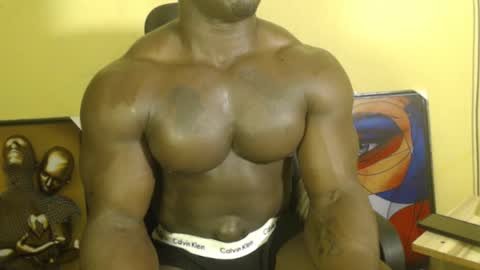 Snapshot of musclegodsammy23 chatting on March 12, 12:26 pm musclegod23 online show from March 12, 12:26 pm
