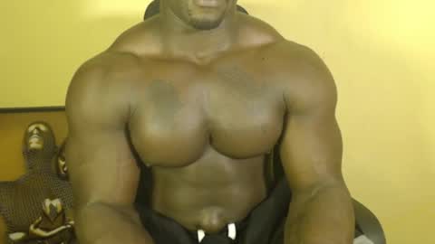 Snapshot of musclegodsammy23 chatting on March 11, 1:59 am musclegod23 online show from March 11, 1:59 am