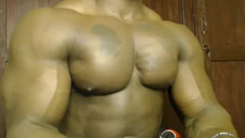 Snapshot of musclegodsammy23 chatting on September 28, 12:08 am musclegod23 online show from September 28, 12:08 am