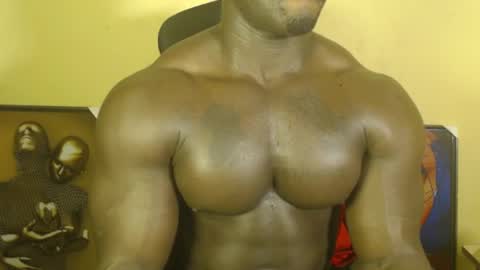 Snapshot of musclegodsammy23 chatting on March 7, 1:20 am musclegod23 online show from March 7, 1:20 am