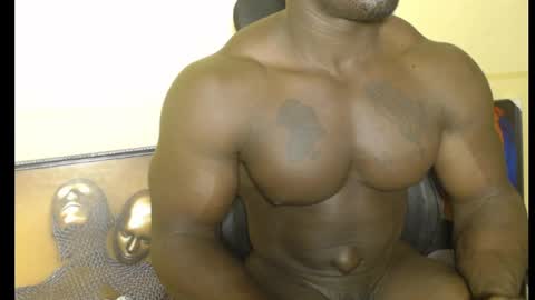 Snapshot of musclegodsammy23 chatting on February 5, 2:40 am musclegod23 online show from February 5, 2:40 am