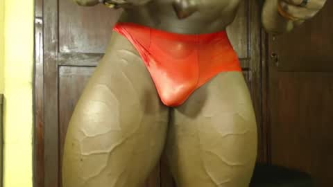 Snapshot of musclegodsammy23 chatting on October 18, 1:21 am musclegod23 online show from October 18, 1:21 am